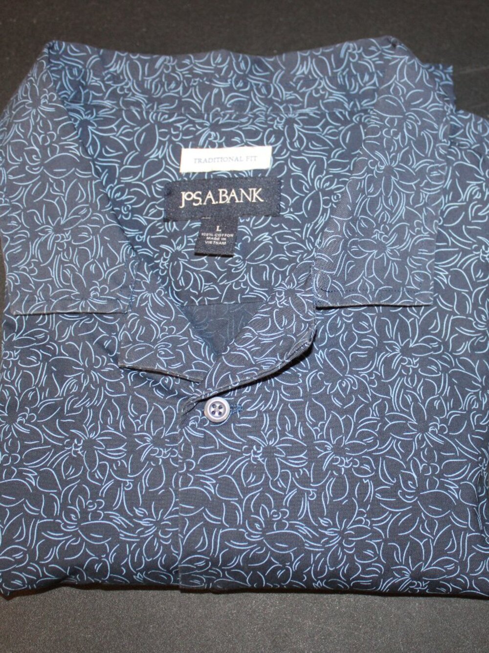 JoS A bank traditional fit Men's buttoned down short sleeve dress shirt size L